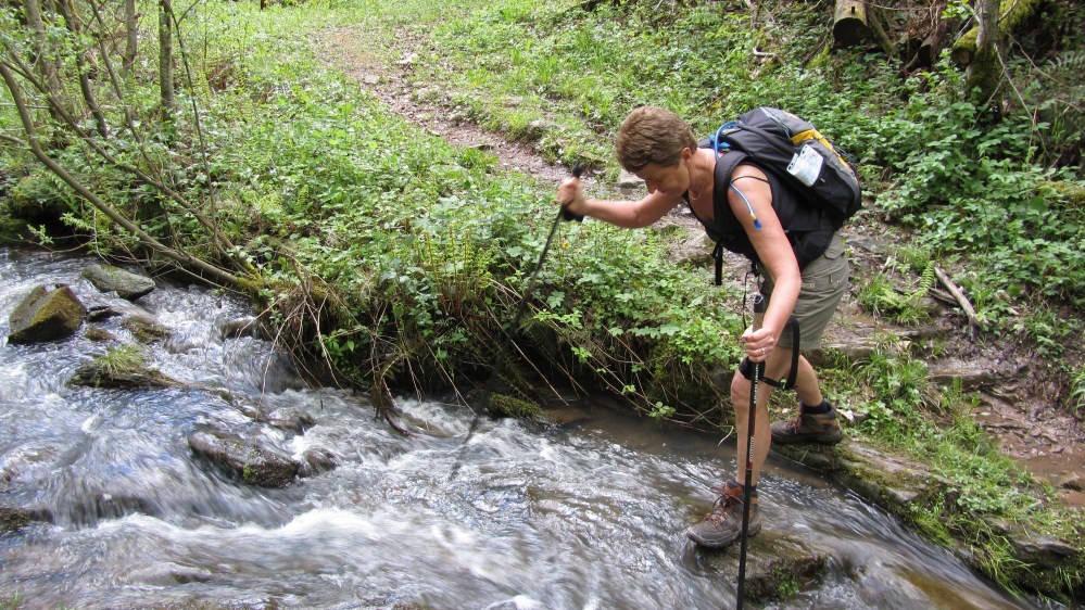 Beekje oversteken in de Aveyron